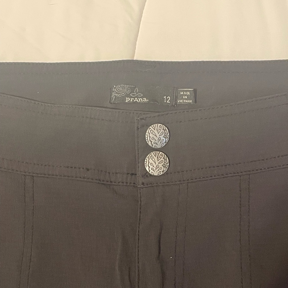 Prana Women's Size 12 Black Capri Pants - Picture 4 of 5